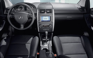 A�N���X3�h�A����