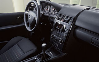 A�N���X3�h�A����