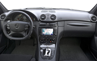 CLK63AMG�u���b�N�V���[�Y����